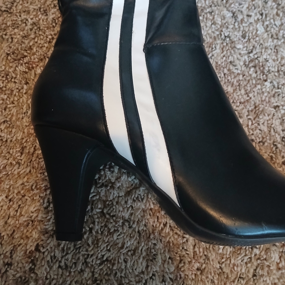 Black Knee-High Boots with White Stripes - Picture 4 of 5
